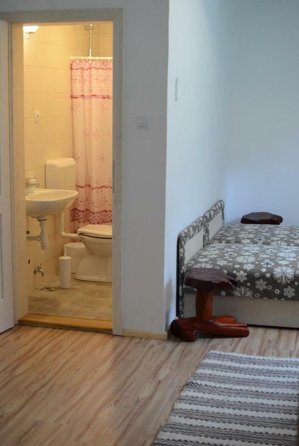 Gerecse Vendeghaz Hotell Sutto Exteriör bild