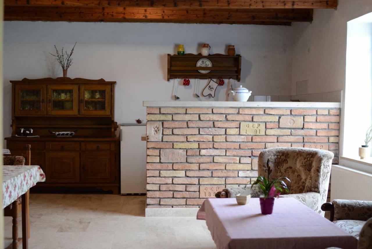 Gerecse Vendeghaz Hotell Sutto Exteriör bild